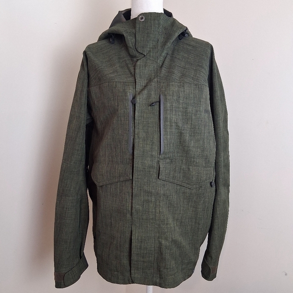 L.L. Bean Outdoor Waterproof Green  Windbreaker Jacket RM50 Size Large - Picture 1 of 6